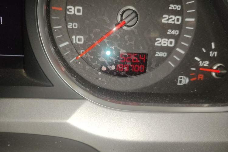 Used Audi A6L 2011 2.0 TFSI Automatic Standard Edition Odometer Close Up