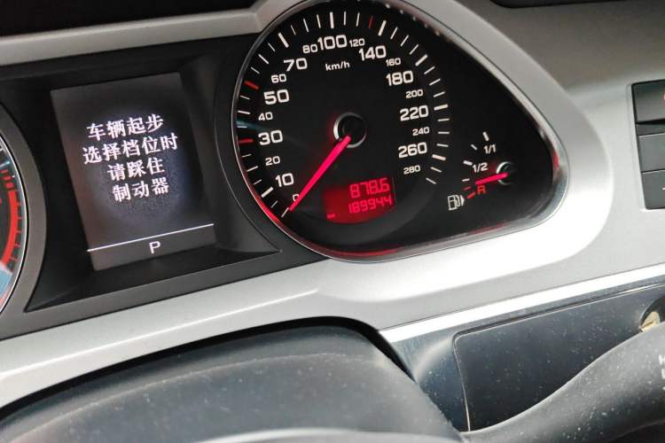 Used Audi A6L 2011 2.4L Comfort Edition Odometer Close Up