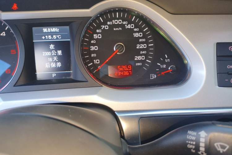 Used Audi A6L 2011 2.7 TDI Comfort Model Odometer Close Up