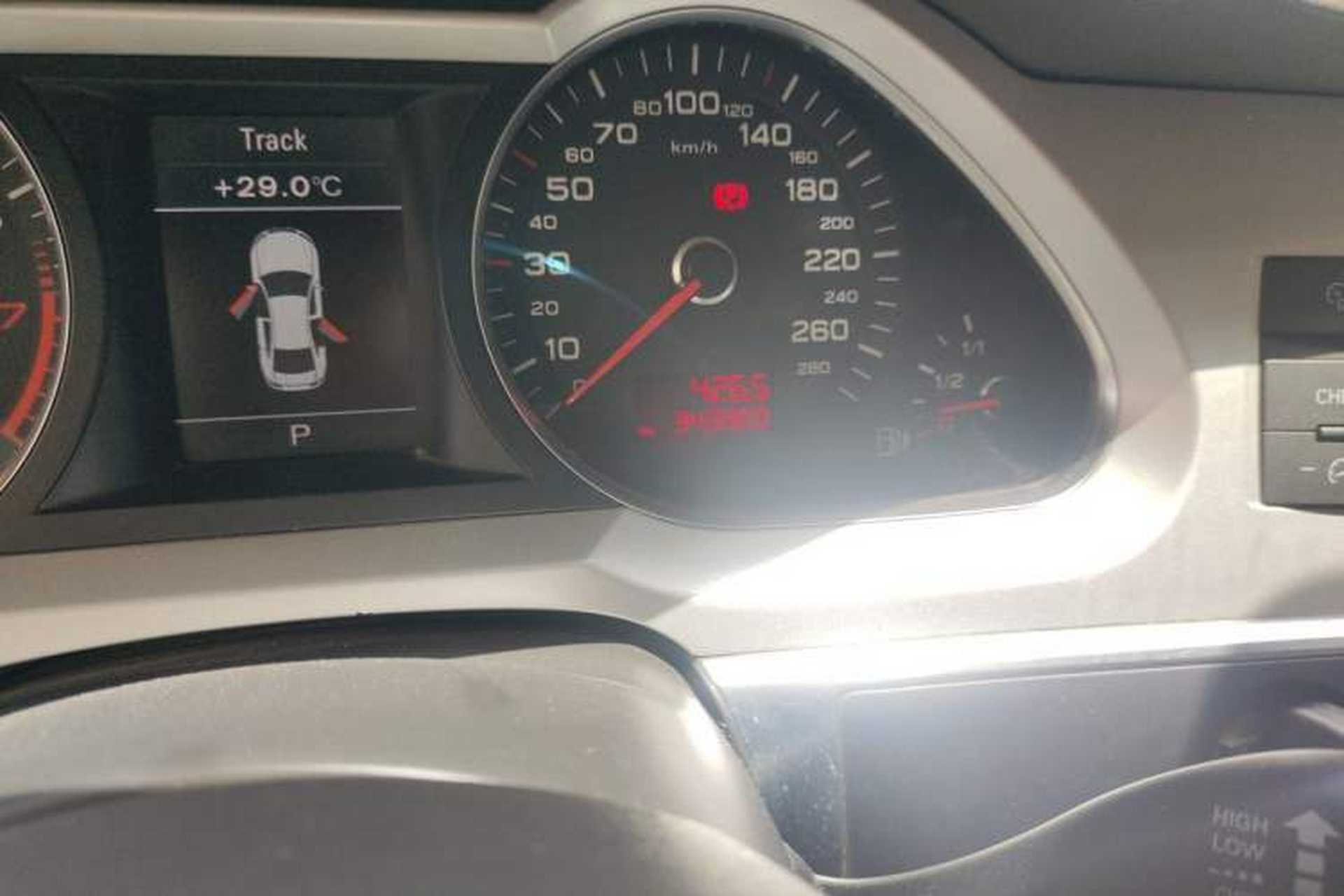 Used Audi A6L 2011 2.0 TFSI Automatic Standard Edition Odometer Close Up