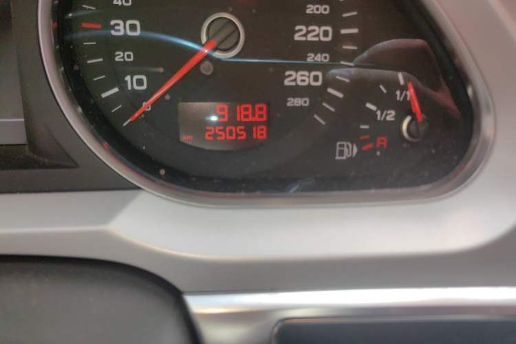Used Audi A6L 2011 2.4L Technology Edition Odometer Close Up