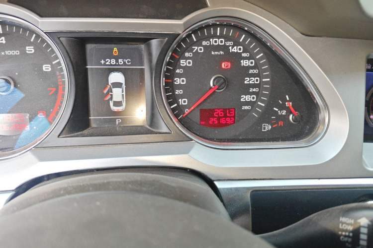 Used Audi A6L 2011 2.8 FSI Comfort Model Odometer Close Up