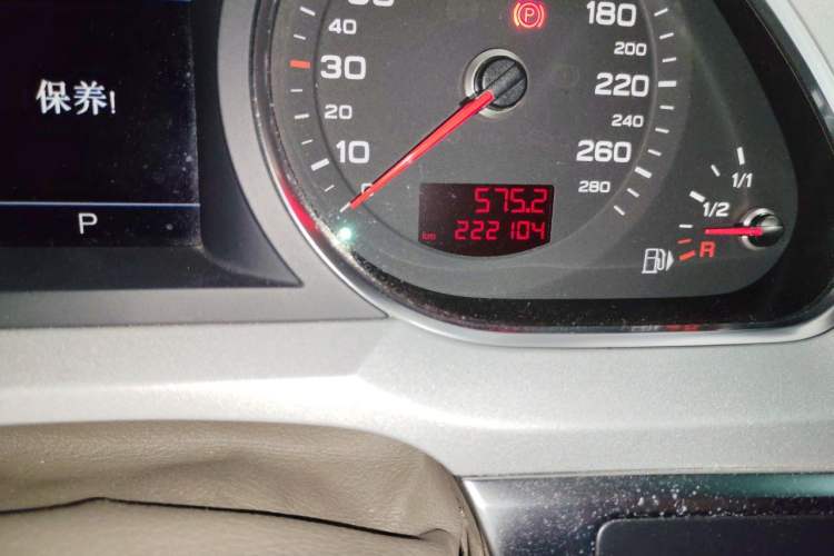 Used Audi A6L 2011 2.8 FSI Luxury Model Odometer Close Up
