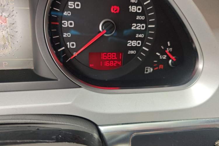 Used Audi A6L 2011 2.0 TFSI automatic Comfort trim Odometer Close Up