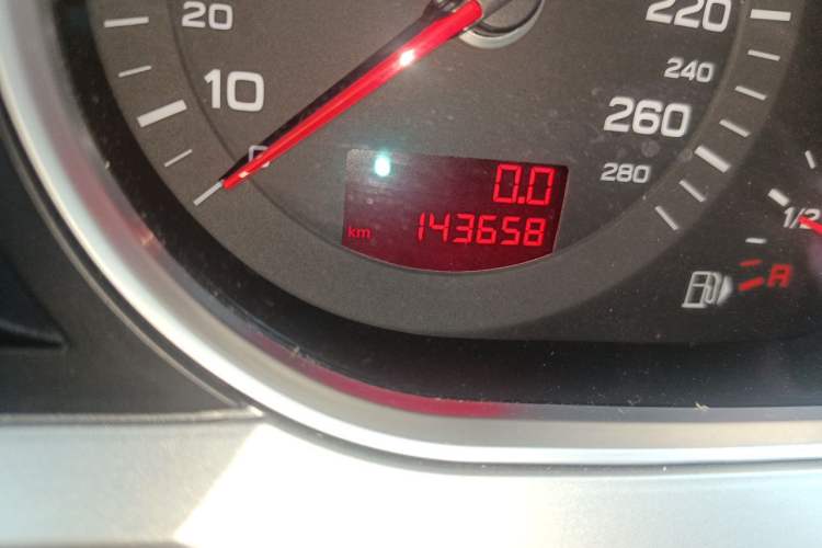 Used Audi A6L 2011 2.0 TFSI Automatic Standard Edition Odometer Close Up