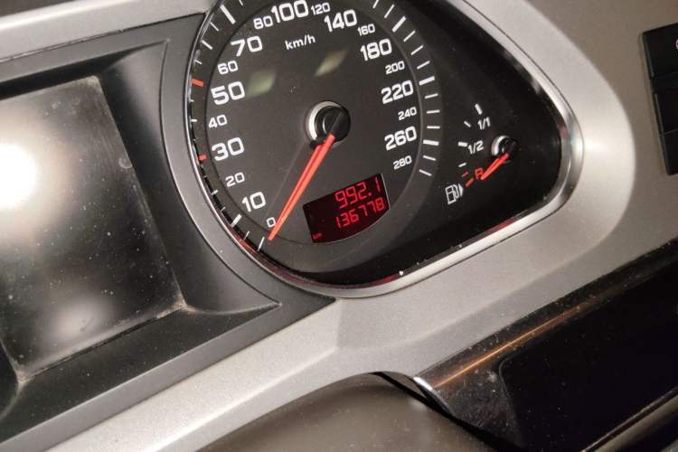 Used Audi A6L 2011 2.4L Technology Edition Odometer Close Up