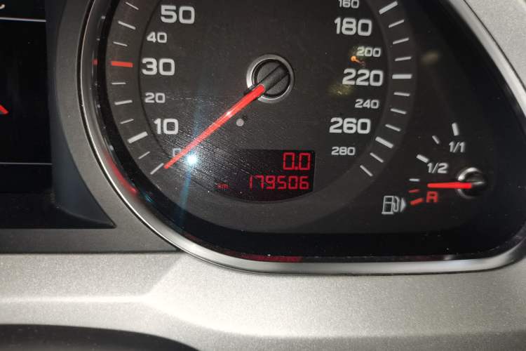 Used Audi A6L 2011 2.4L Comfort Edition Odometer Close Up
