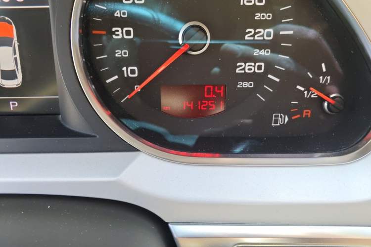 Used Audi A6L 2011 2.4L Technology Edition Odometer Close Up