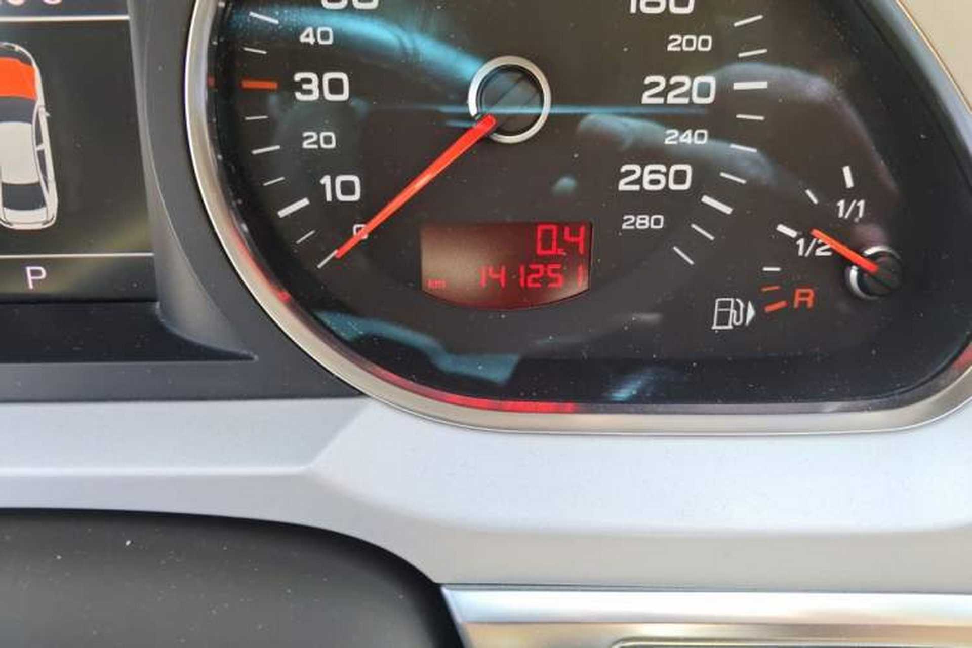 Used Audi A6L 2011 2.4L Technology Edition Odometer Close Up