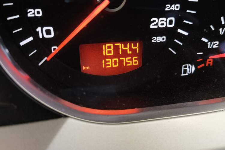 Used Audi A6L 2011 2.0 TFSI Automatic Standard Edition Odometer Close Up