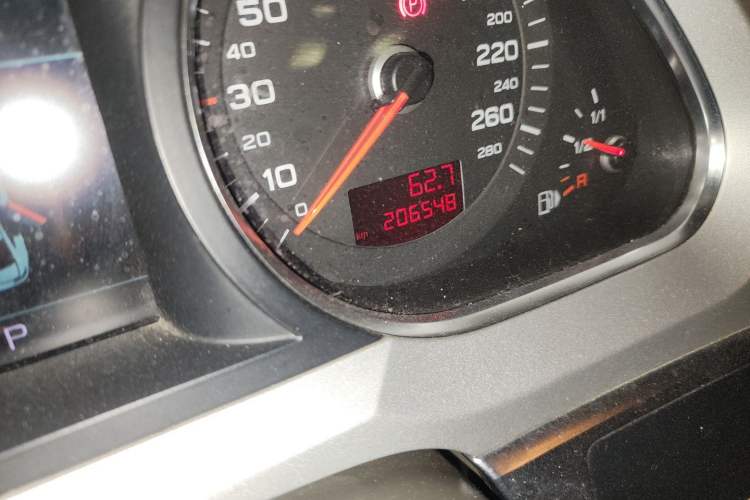 Used Audi A6L 2011 2.4L Comfort Edition Odometer Close Up