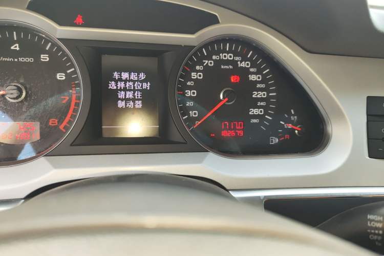 Used Audi A6L 2011 2.0 TFSI Automatic Standard Edition Odometer Close Up