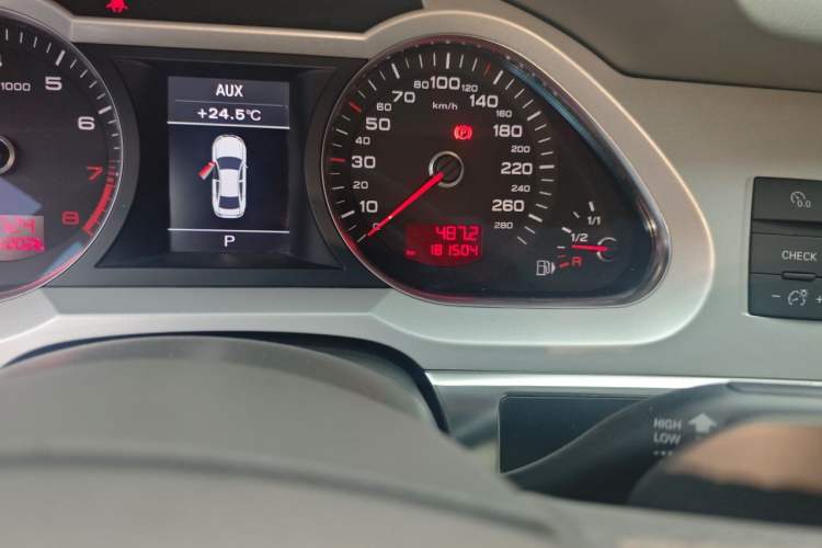 Used Audi A6L 2011 2.8 FSI Comfort Model Odometer Close Up