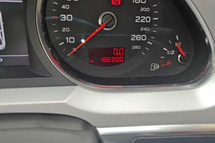 Used Audi A6L 2011 2.8 FSI Comfort Model Odometer Close Up