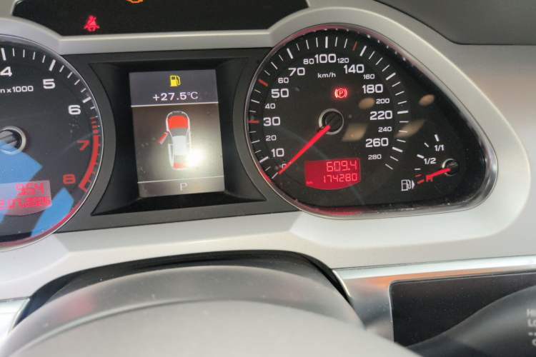 Used Audi A6L 2011 2.4L Technology Edition Odometer Close Up
