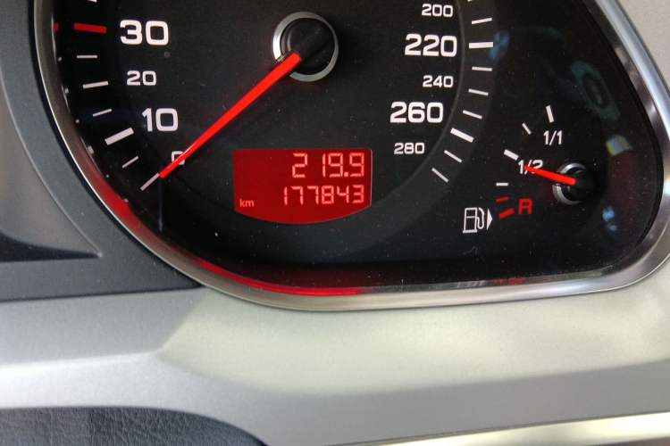 Used Audi A6L 2011 2.4L Technology Edition Odometer Close Up