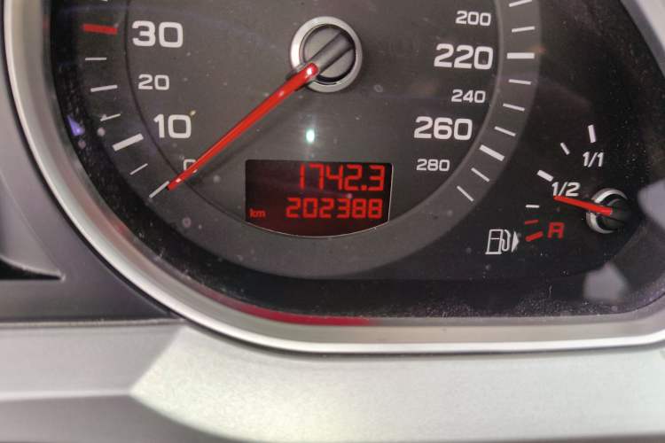 Used Audi A6L 2011 2.4L Technology Edition Odometer Close Up