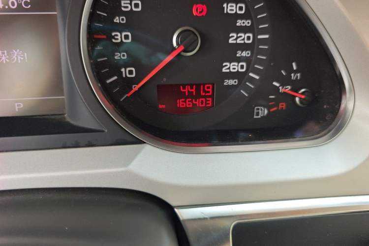 Used Audi A6L 2011 2.0 TFSI Automatic Standard Edition Odometer Close Up