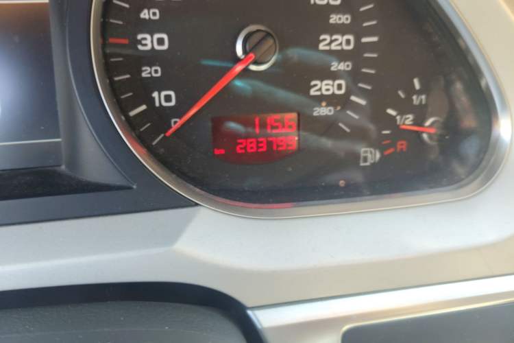Used Audi A6L 2011 2.0 TFSI Automatic Standard Edition Odometer Close Up