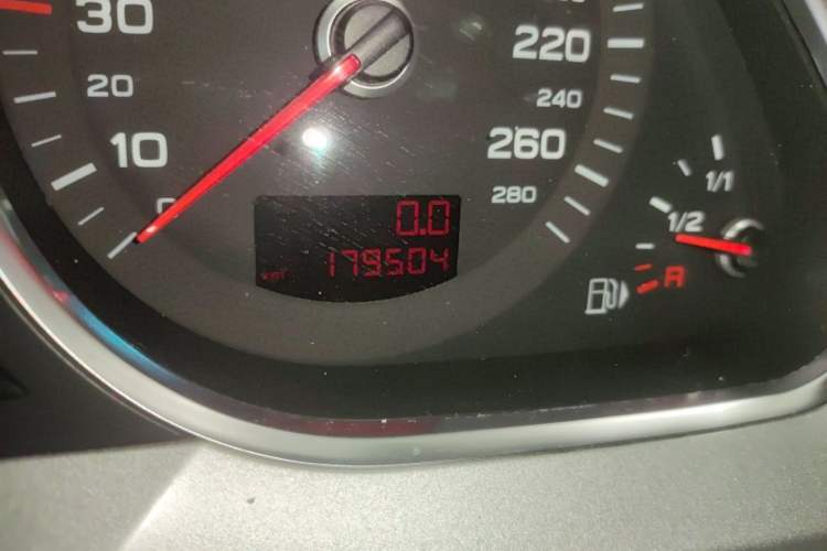 Used Audi A6L 2011 2.4L Comfort Edition Odometer Close Up