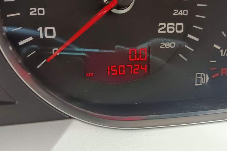 Used Audi A6L 2011 2.4L Comfort Edition Odometer Close Up