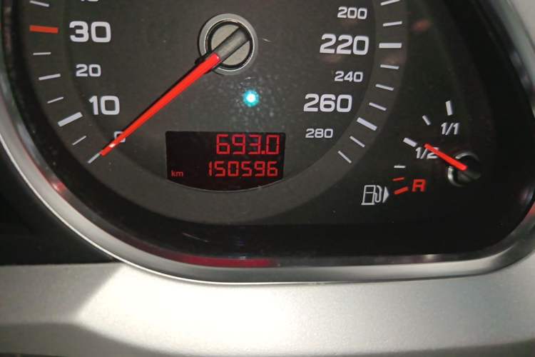 Used Audi A6L 2011 2.4L Technology Edition Odometer Close Up