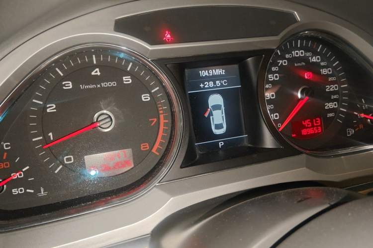 Used Audi A6L 2011 2.0 TFSI Automatic Standard Edition Odometer Close Up