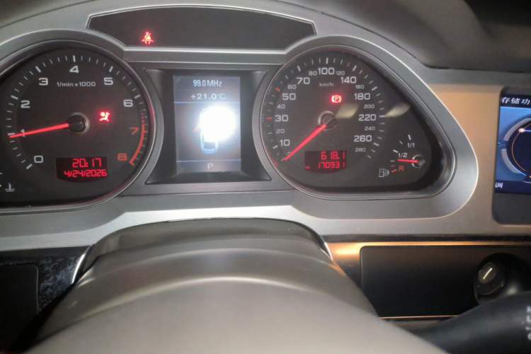 Used Audi A6L 2011 2.8 FSI Luxury Model Odometer Close Up