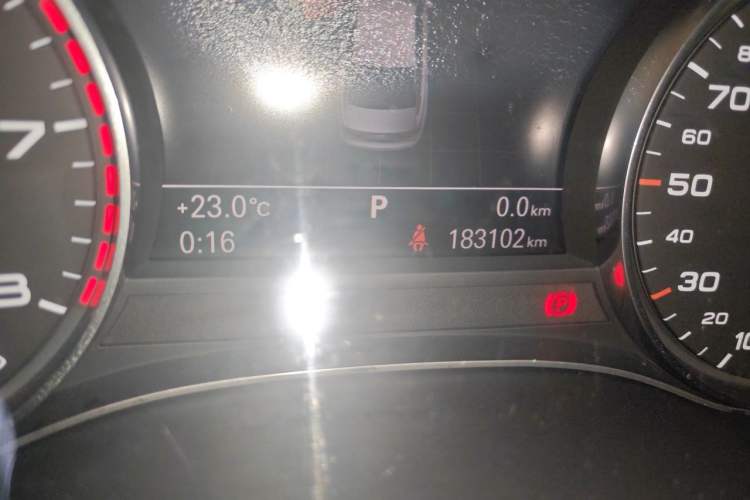Used Audi A6L 2011 3.0 TFSI quattro Luxury Model Odometer Close Up