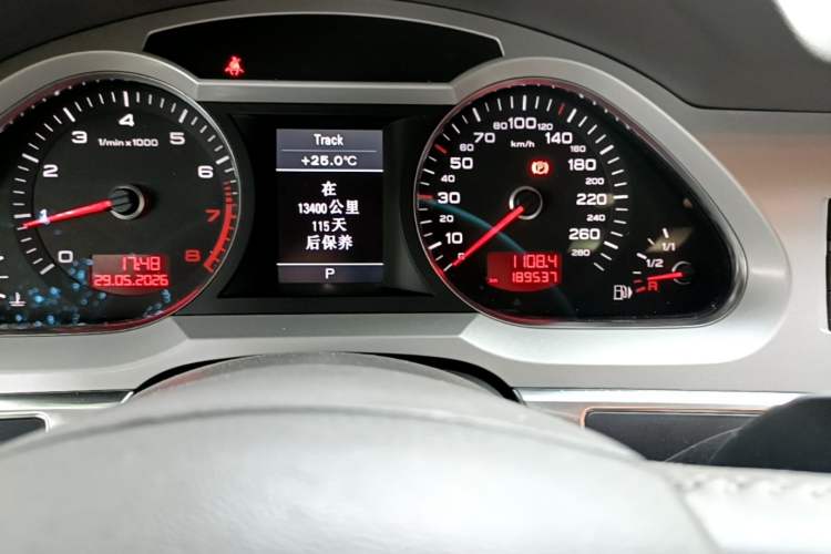 Used Audi A6L 2011 2.0 TFSI Automatic Standard Edition Odometer Close Up