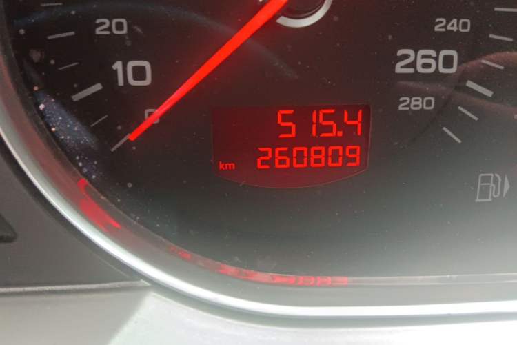 Used Audi A6L 2011 2.8 FSI Comfort Model Odometer Close Up