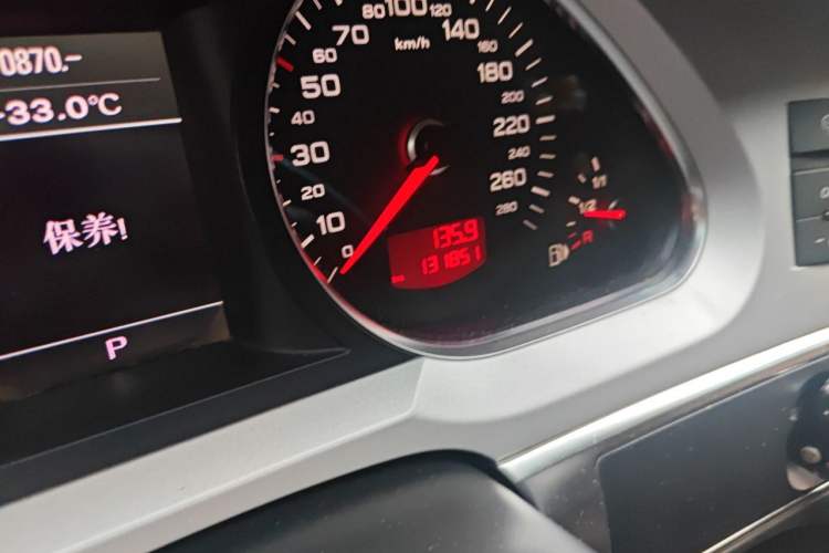 Used Audi A6L 2011 2.4L Technology Edition Odometer Close Up