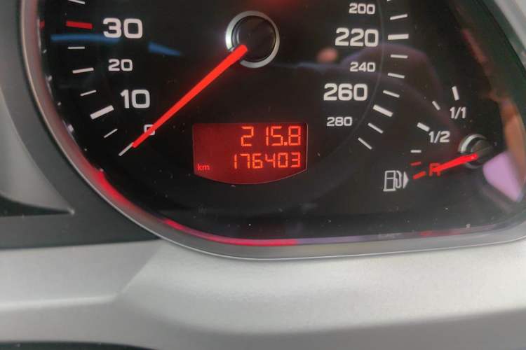 Used Audi A6L 2011 2.8 FSI Comfort Model Odometer Close Up