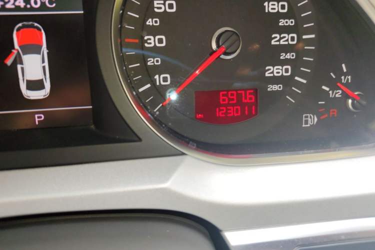 Used Audi A6L 2011 2.4L Technology Edition Odometer Close Up