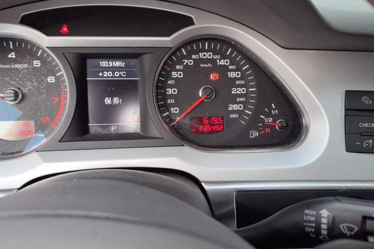 Used Audi A6L 2011 2.8 FSI Comfort Model Odometer Close Up