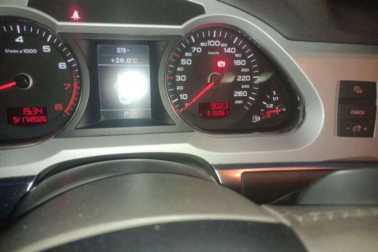 Used Audi A6L 2011 2.8 FSI Comfort Model Odometer Close Up