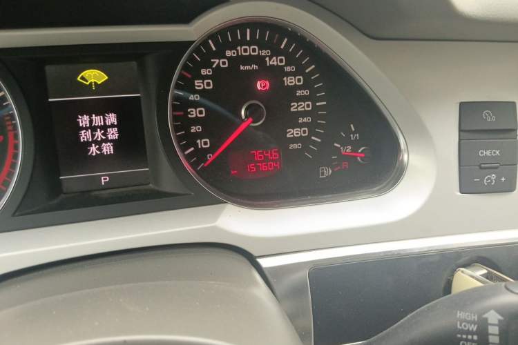 Used Audi A6L 2011 2.0 TFSI Automatic Standard Edition Odometer Close Up