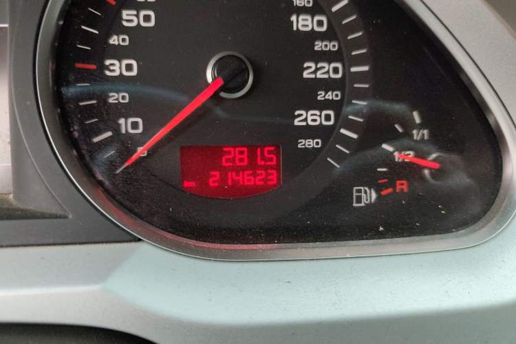 Used Audi A6L 2011 2.4L Technology Edition Odometer Close Up