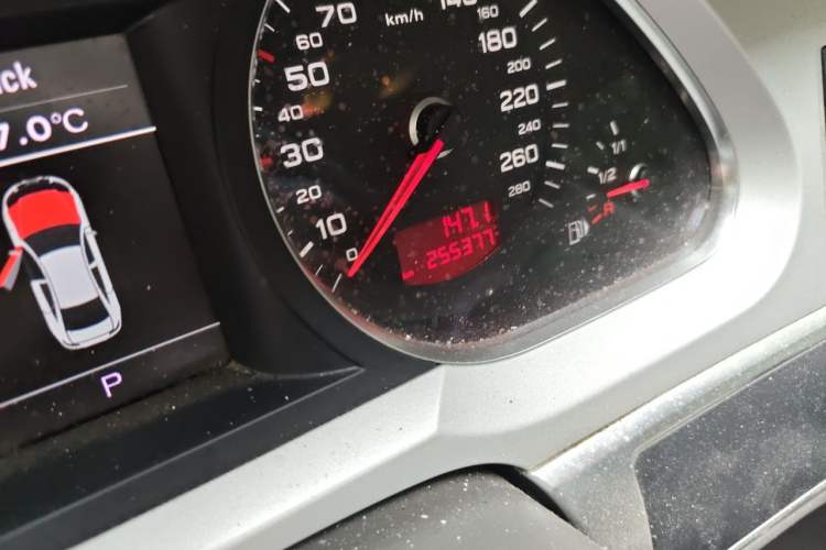 Used Audi A6L 2011 2.4L Technology Edition Odometer Close Up