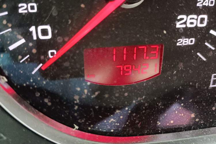 Used Audi A6L 2011 2.0 TFSI Automatic Standard Edition Odometer Close Up