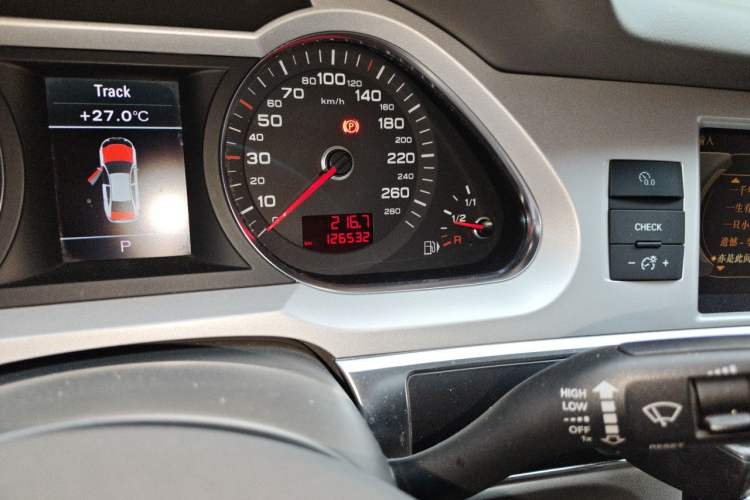 Used Audi A6L 2011 2.4L Technology Edition Odometer Close Up