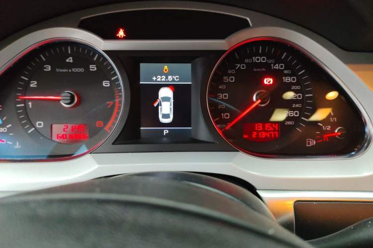 Used Audi A6L 2011 2.0 TFSI Automatic Standard Edition Odometer Close Up