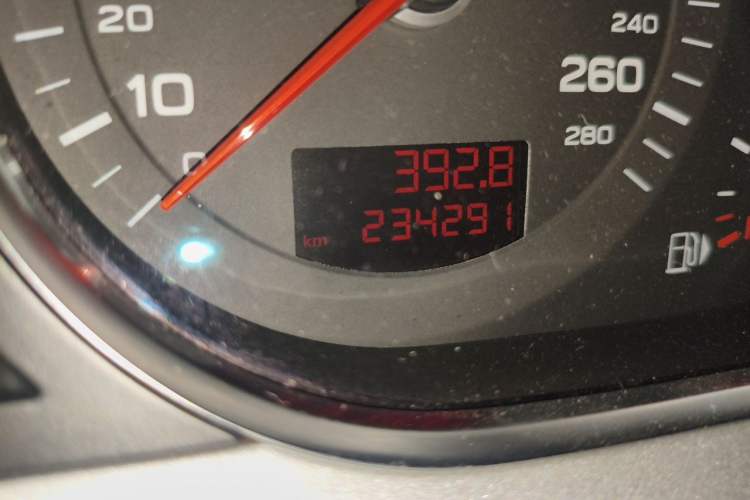 Used Audi A6L 2011 2.4L Technology Edition Odometer Close Up