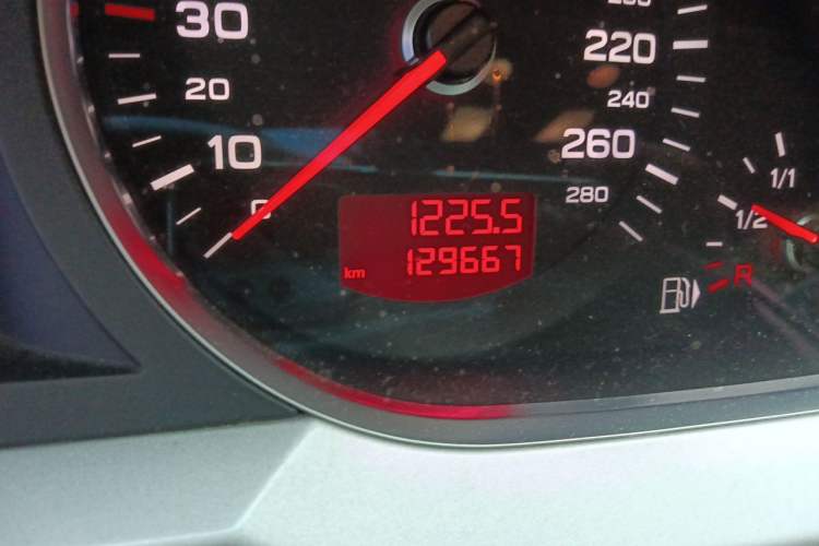 Used Audi A6L 2011 2.4L Technology Edition Odometer Close Up