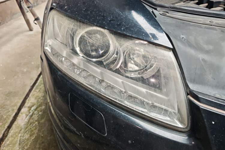 Used Audi A6L 2011 2.0 TFSI Automatic Standard Edition Right Front Headlight