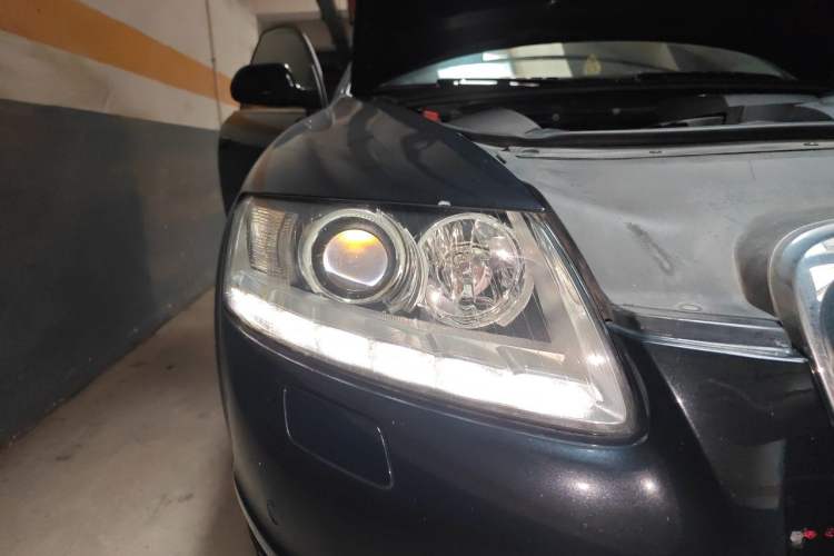 Used Audi A6L 2011 2.0 TFSI Automatic Standard Edition Right Front Headlight