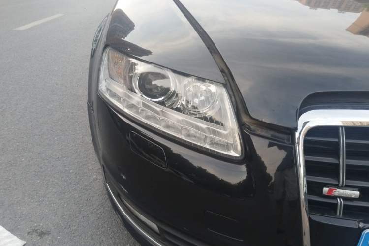 Used Audi A6L 2011 2.0 TFSI automatic Comfort trim Right Front Headlight