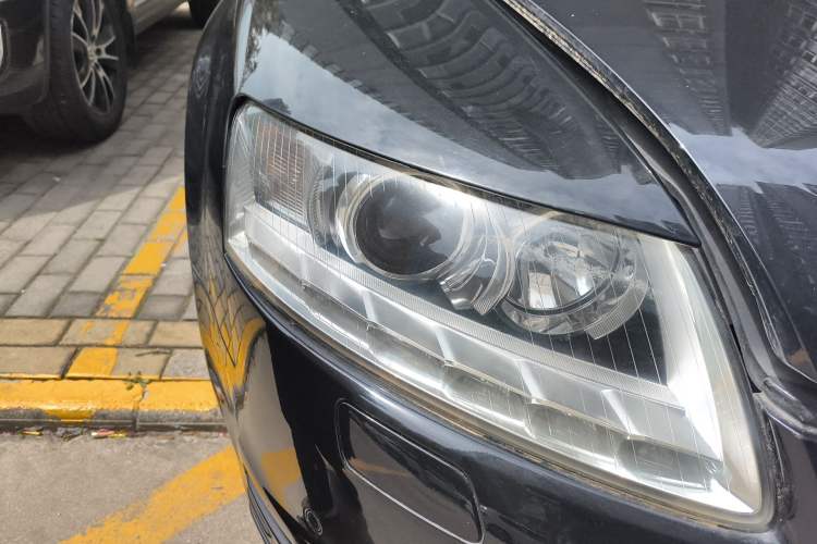 Used Audi A6L 2011 2.0 TFSI Automatic Standard Edition Right Front Headlight