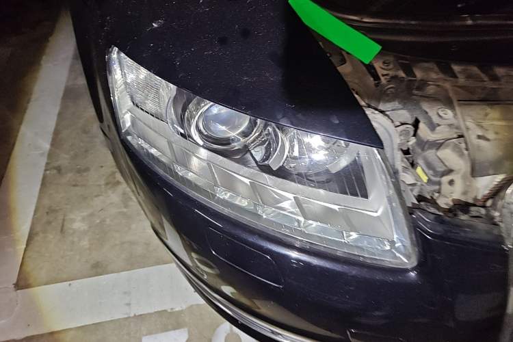 Used Audi A6L 2011 2.0 TFSI automatic Comfort trim Right Front Headlight