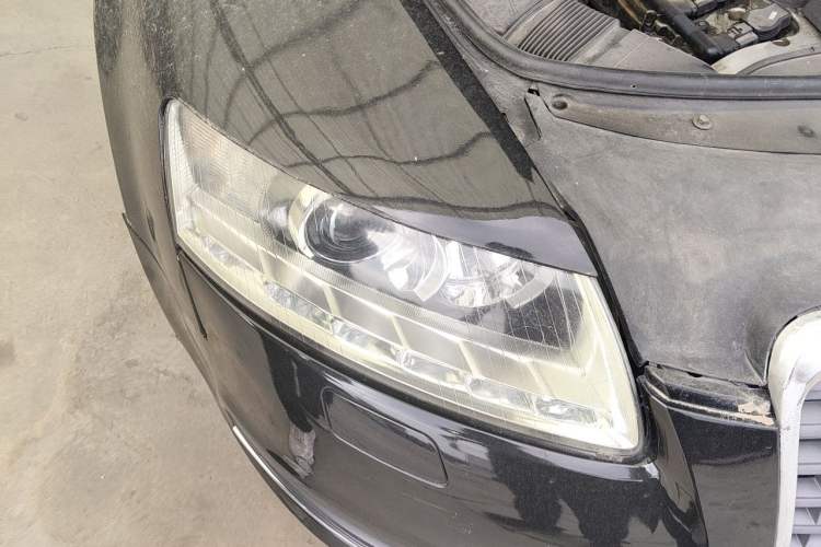 Used Audi A6L 2011 2.0 TFSI Automatic Standard Edition Right Front Headlight